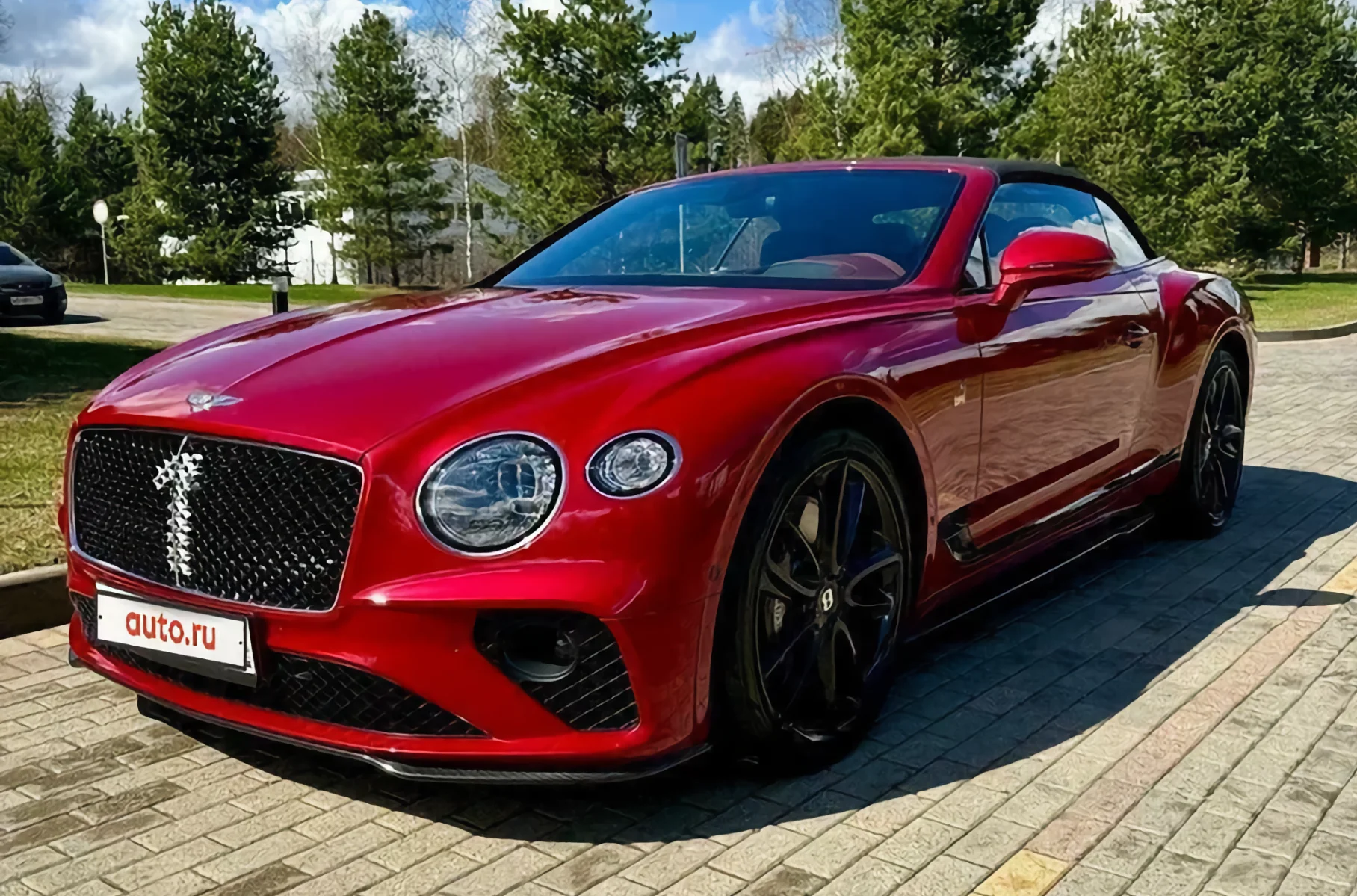 В Москве за 59 миллионов рублей продают уникальный кабриолет Bentley